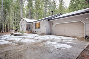 Interior - Renovated Pioneer Home in Serene Wooded Setting! (Pioneer)