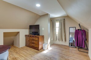 House (1 Bedroom) | Interior