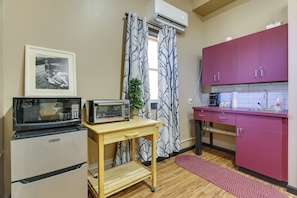 House (1 Bedroom) | Interior - 6 Mi to Kinne Preserve: Cozy Canterbury Guest Home (Canterbury)