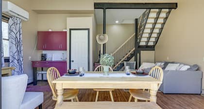 6 Mi to Kinne Preserve: Cozy Canterbury Guest Home