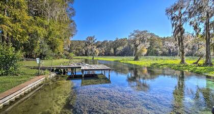 Rainbow River Oasis w/ Kayaks + Furnished Sunroom!