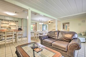 House (3 Bedrooms) | Interior - Rainbow River Oasis w/ Kayaks + Furnished Sunroom! (Dunnellon)