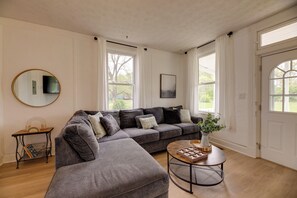 House (2 Bedrooms) | Front of property