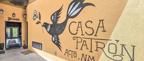 บ้านพัก (4 Bedrooms) | ด้านหน้าที่พัก