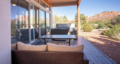 Hot Tub & Mtn Views: Expansive Sedona Retreat