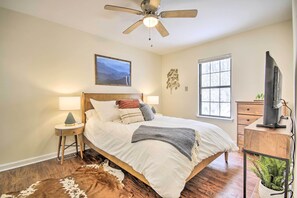 House (3 Bedrooms) | Interior - Modern Mountain Retreat w/ Deck + Hot Tub! (Chester Gap)