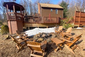 House (3 Bedrooms) | Interior - Modern Mountain Retreat w/ Deck + Hot Tub! (Chester Gap)