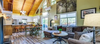 Groveland Home - Walk to Pine Mountain Lake!