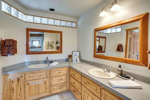 Rumah (4 Bedrooms) | Interior