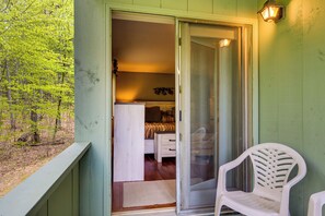 Interior - Bartlett Townhome w/ Balcony: 1 Mi to Ski Resort! (Bartlett)