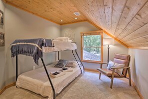 House (4 Bedrooms)