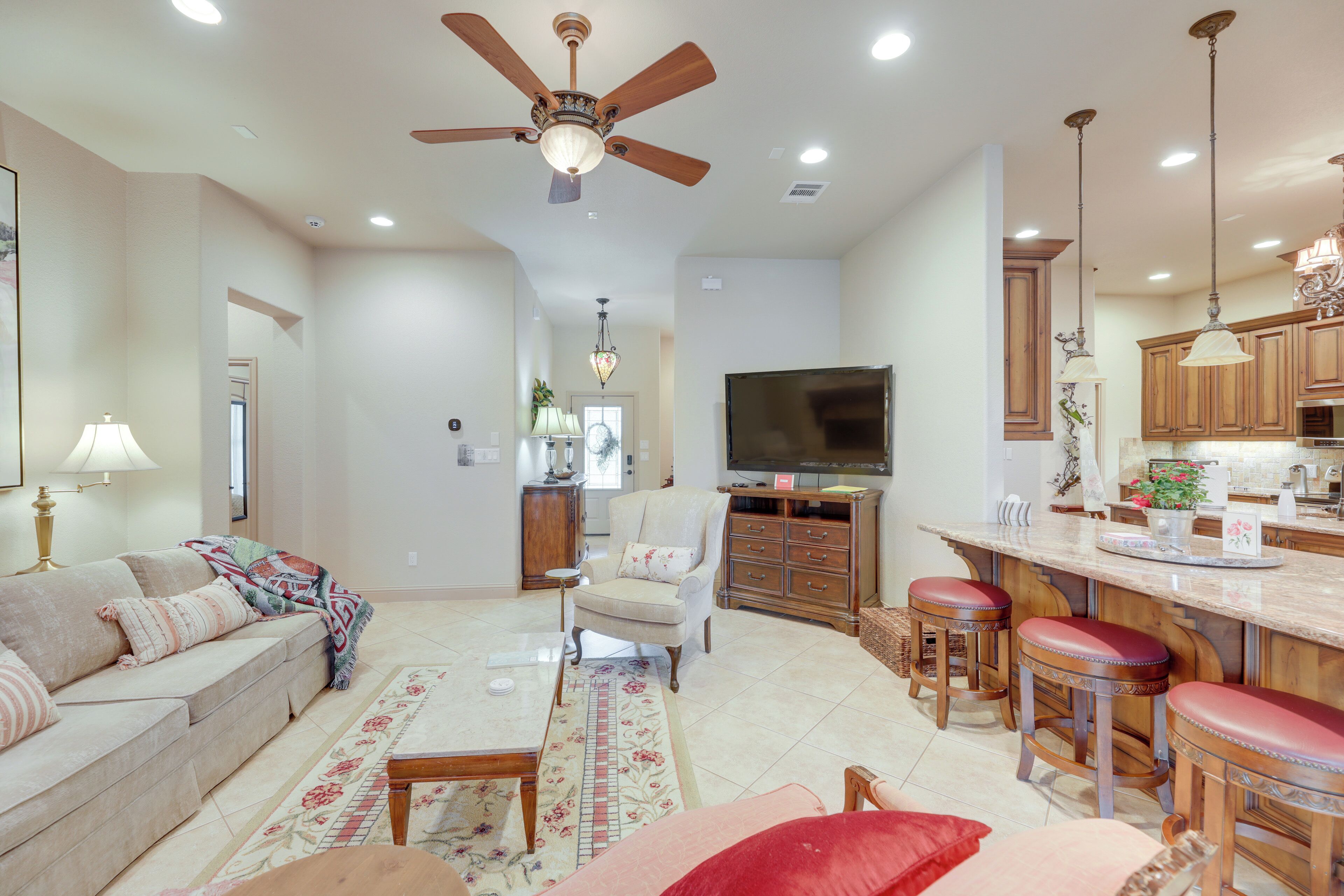 House (2 Bedrooms) | Interior