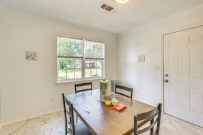 Interior - Charming Home < 6 Mi to Dtwn Birmingham! (Birmingham)