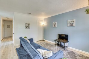 Interior - Charming Home < 6 Mi to Dtwn Birmingham! (Birmingham)