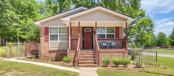Charming Home < 6 Mi to Dtwn Birmingham!