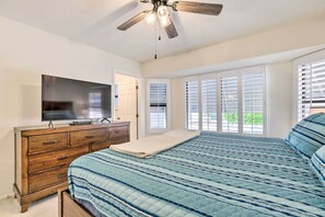 House (2 Bedrooms) | Interior - < 1 Mi to Golf: Home w/ Screened Porch in Sun City (Sun City West)