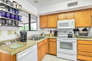 House (2 Bedrooms) | Interior - < 1 Mi to Golf: Home w/ Screened Porch in Sun City (Sun City West)