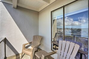 Apartment (0 Bedroom) | Interior - San Francisco Area Studio w/ Bay Views! (Emeryville)