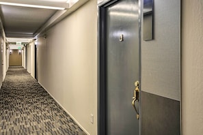 Apartment (0 Bedroom) | Interior - San Francisco Area Studio w/ Bay Views! (Emeryville)