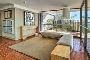 Apartment (0 Bedroom) | Interior - San Francisco Area Studio w/ Bay Views! (Emeryville)
