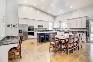 House (4 Bedrooms) | Interior - Pinetop-lakeside Home w/ Private Hot Tub & Bar (Lakeside)