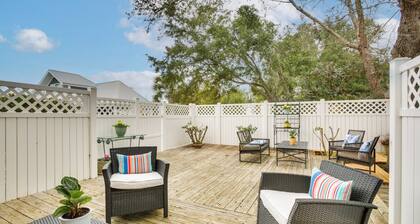Old Town Bay St Louis Townhome: Walk to Beach