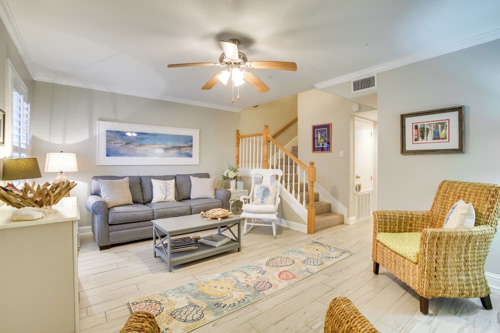 Old Town Bay St Louis Townhome: Walk to Beach - Henderson Point, MS