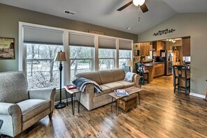 House (2 Bedrooms) | Interior