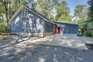 House (2 Bedrooms) | Interior - Cozy Abode w/ Yard ~ 1 Mi to Dtwn Summerville (Summerville)
