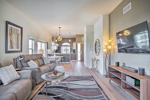 55+ Community w/ Pool & Spa: Green Valley Retreat!