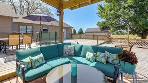 House (4 Bedrooms) | Interior - Pool & Amazing View: Updated Grand Lake Getaway (Grove)