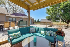 House (4 Bedrooms) | Interior - Pool & Outdoor Kitchen: Updated Grand Lake Getaway (Grove)