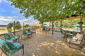 Outdoor dining - Grand Lake Getaway w/ Resort-like Amenities! (Grove)