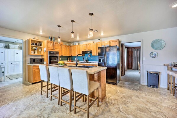 House (3 Bedrooms) | Interior