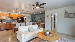 House (4 Bedrooms) | Interior - Pool & Amazing View: Updated Grand Lake Getaway (Grove)