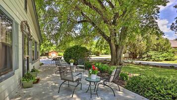 Khu ẩm thực ngoài trời