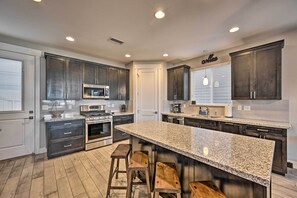 House (4 Bedrooms) | Interior