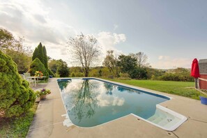 Outdoor pool - Wrightsville Countryside Cottage Near River! (Wrightsville)