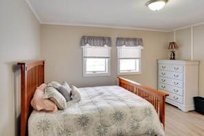 Apartment (2 Bedrooms) | Interior - Saratoga Springs Apartment 1/2 Mi to Downtown (Saratoga Springs)