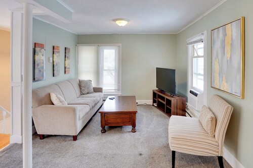 Saratoga Springs Apartment 1/2 Mi to Downtown