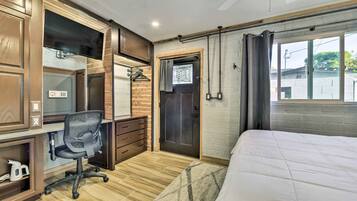 Apartment (0 Bedroom) | Interior