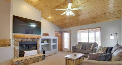 16 Mi to Sitgreaves: Overgaard Cabin w/ Porch