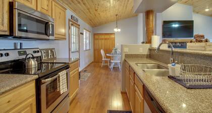 16 Mi to Sitgreaves: Overgaard Cabin w/ Porch