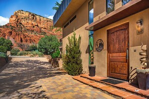 House (4 Bedrooms) | Interior - Red Rock Views & Fire Pit: Stunning Sedona Home (Sedona)