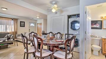 ํ์ฐ์ค (3 Bedrooms) | ๋ด๋ถ