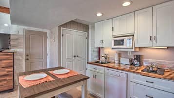 Apartment (0 Bedroom) | Interior