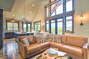 House (3 Bedrooms) | Interior - Soak, Night Ski & Explore! Cle Elum Mtn-view Cabin (Cle Elum)