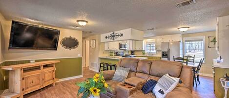 Cottage (4 Bedrooms) | Front of property