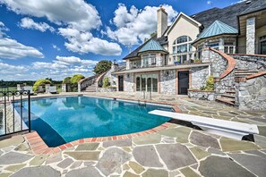 House (6 Bedrooms) | Interior - 8 Mi to Dtwn: Expansive Estate in Gettysburg! (Gettysburg)