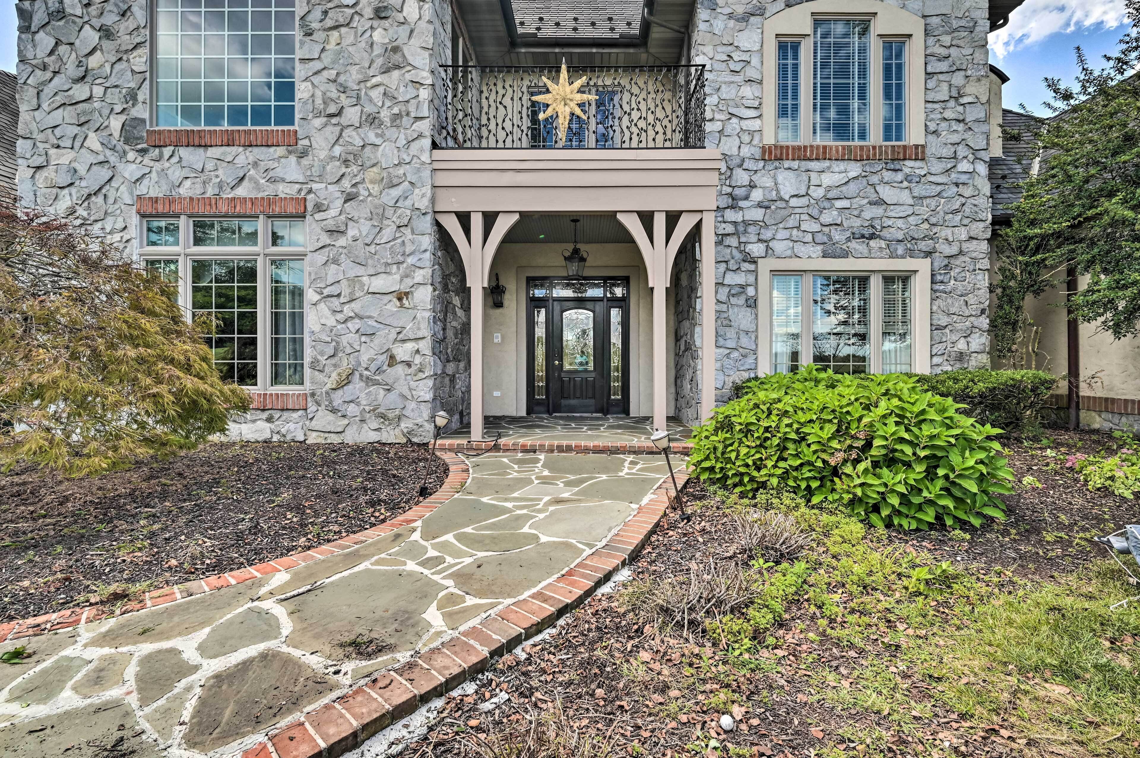 House (6 Bedrooms) | Interior